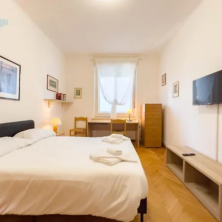 Salita Di Gretta 1 Tirabora Short Rent Appartement